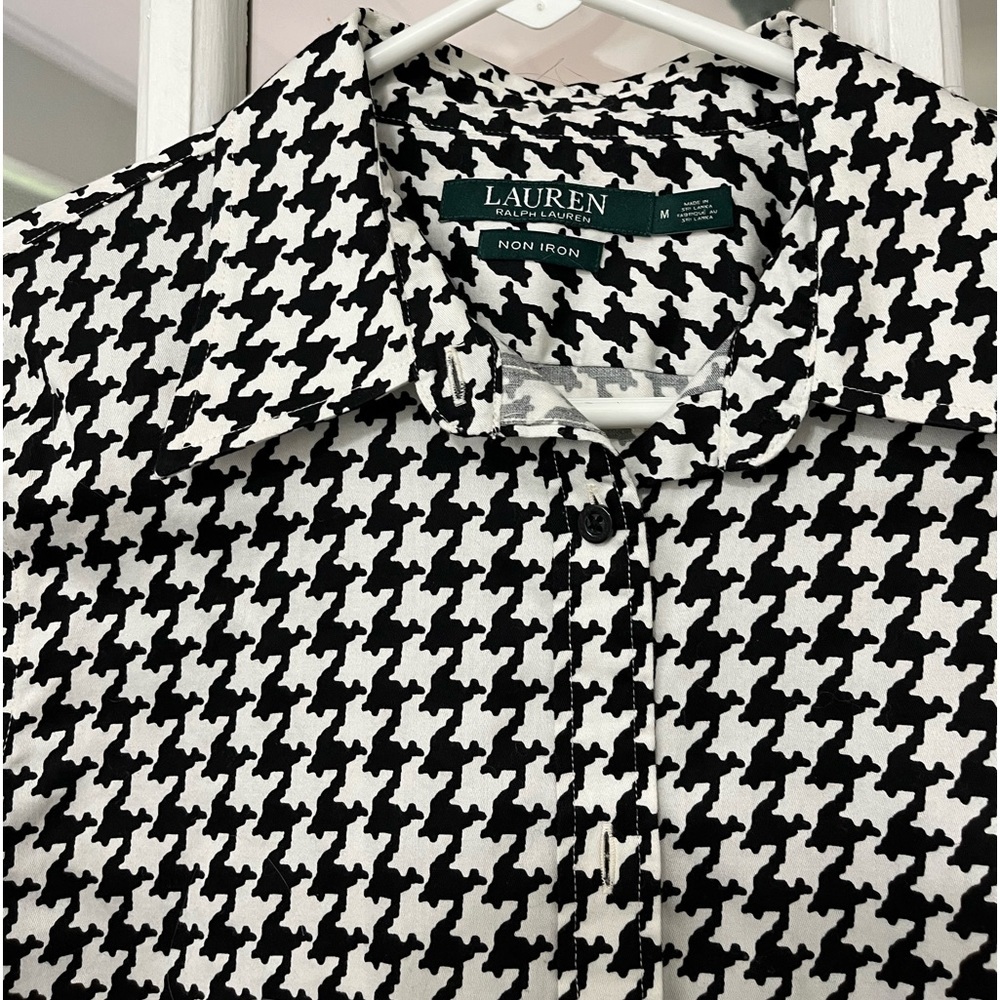 Ralph Lauren, non-iron size medium